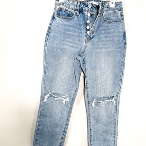 BOYFRIEND JEANS LIGHT DENIM WASH